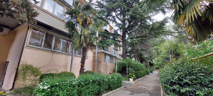 3-к. квартира, 60 м², 2/4 эт.