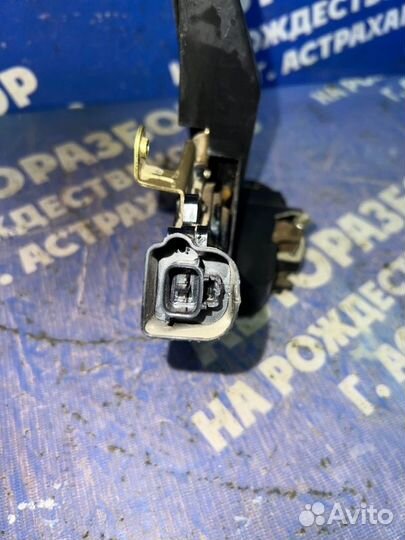 Задний левый замок двери Geely Mk седан 2009