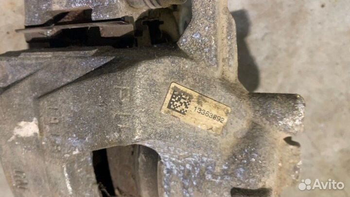 Суппорт тормозной передний левый Chevrolet Cruze