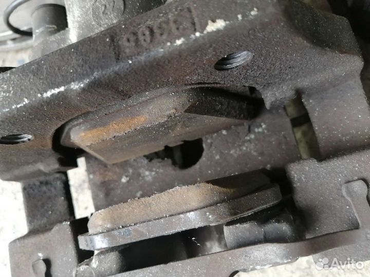 Суппорт задний тормозной диск правый левый bmw e60