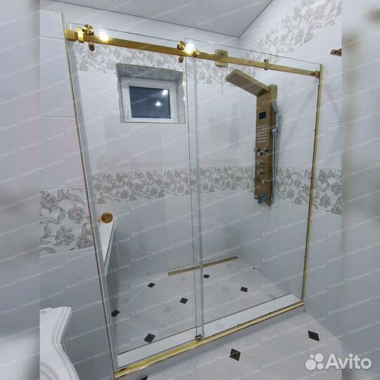 Душевая стеклянная кабина