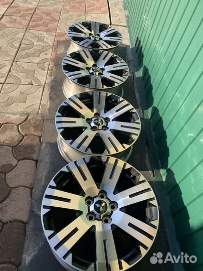 Оригинальные диски Mitsubishi R18, 5/114.3