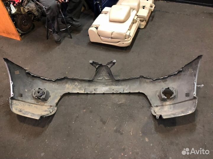 Mitsubishi Pajero/Montero Sport бампер передний