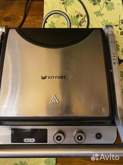 Гриль Kitfort KT-1636, серебристый/черный