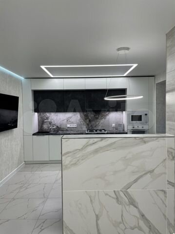 2-к. квартира, 60 м², 1/9 эт.