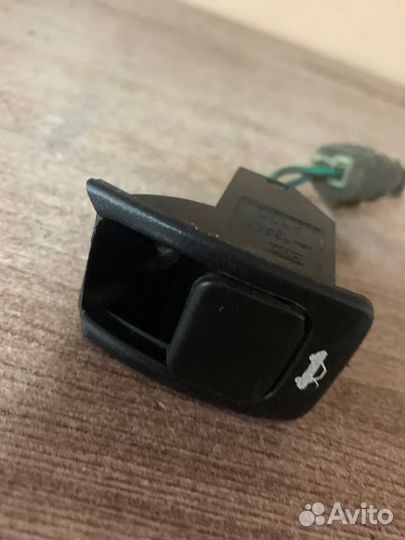 Кнопка лючка бензобака Sonata III