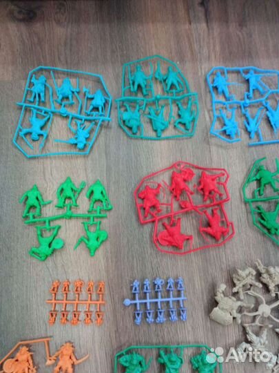 Наборы солдатиков на литниках