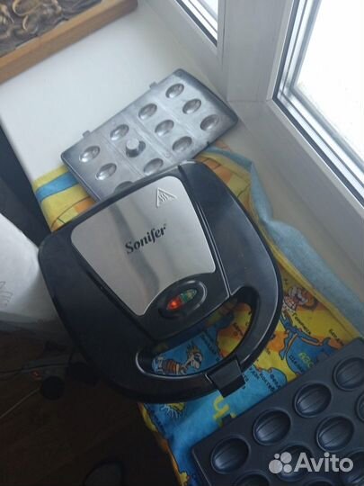 Тостер, бутербродница, вафельница Sonifer SF-6063