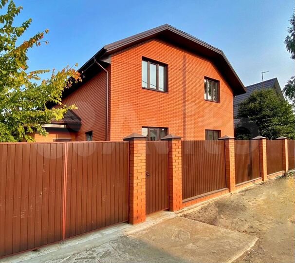 Дом 194 м² на участке 6,5 сот.