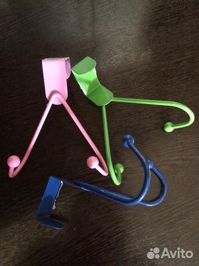 Вешалка надверная