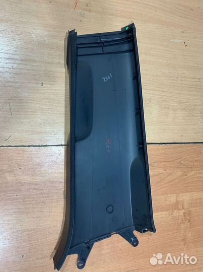 Обшивка стойки левая Volkswagen Jetta 5 2005-2011