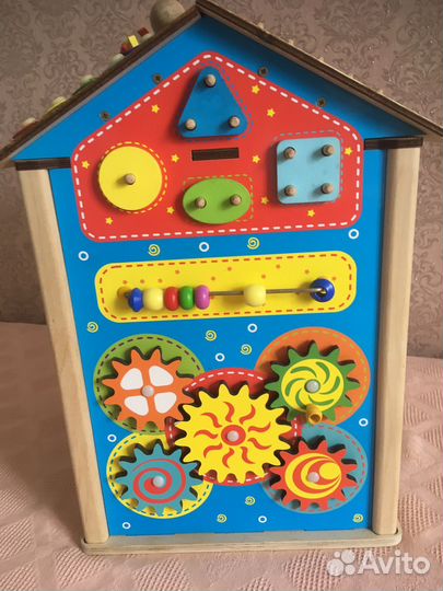 Бизиборд бизидом по Монтессори