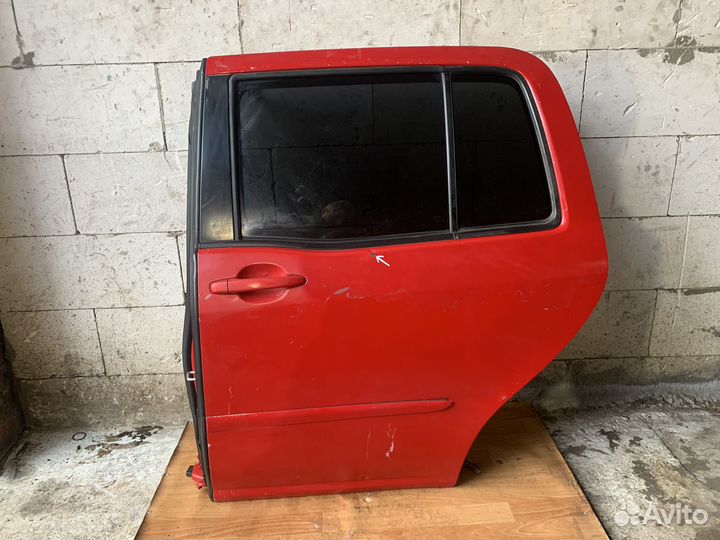 Дверь задняя левая Toyota Raum 2