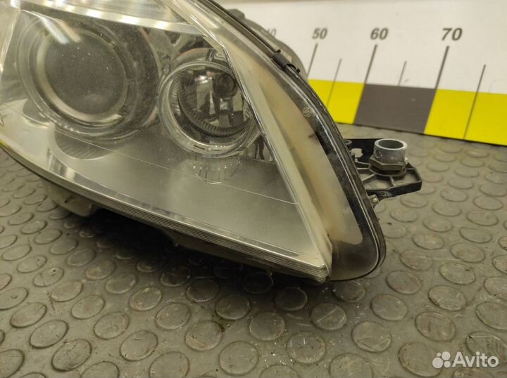 Фара правая Mercedes-Benz C-Class