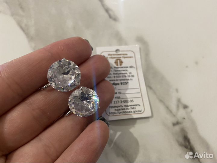 Серьги серебрянные с фианитами новые