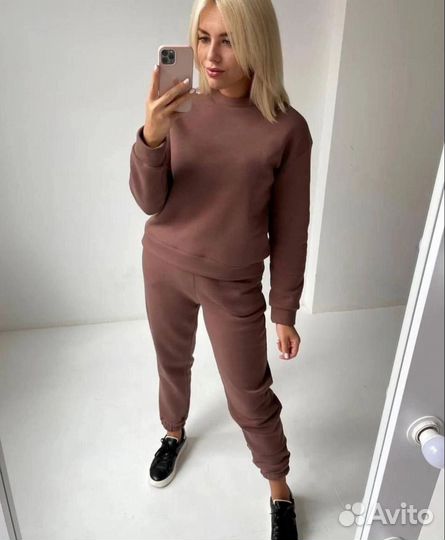 Спортивный костюм женский