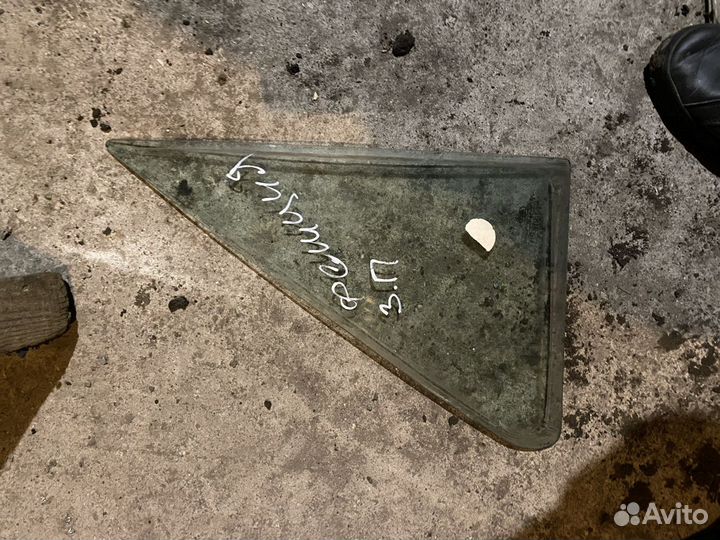 Форточка задняя правая skoda felicia