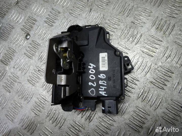 Замок двери передней правой Audi A4 B6 2003