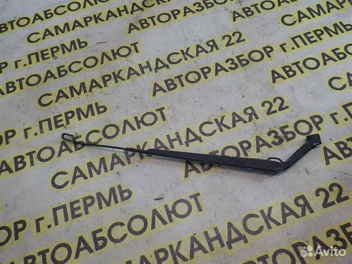 Поводок стеклоочистителя переднего Toyota Corolla