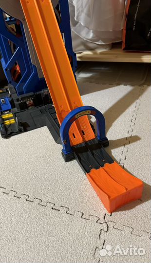 Hot wheels mega garage