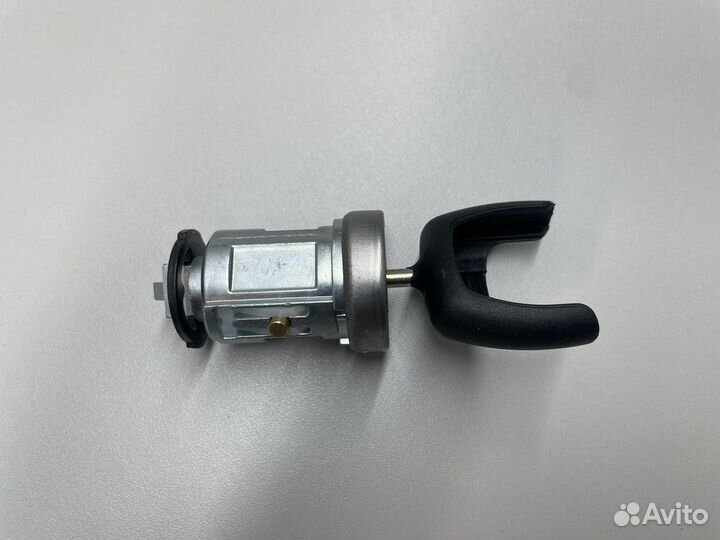 Личинка замка зажигания Ford