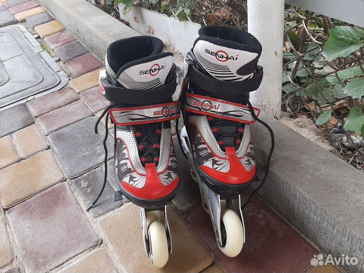 Ролики красно чёрные