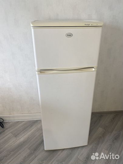 Холодильник бу Snaige