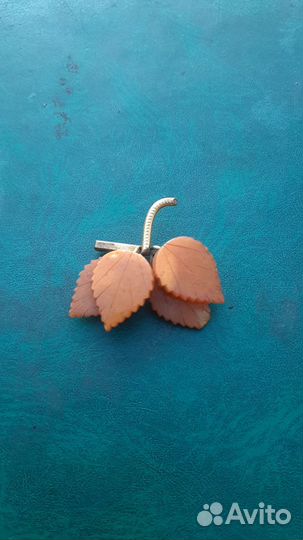 Брошь,Винтаж.Русские самоцветы,Янтарь,позолота