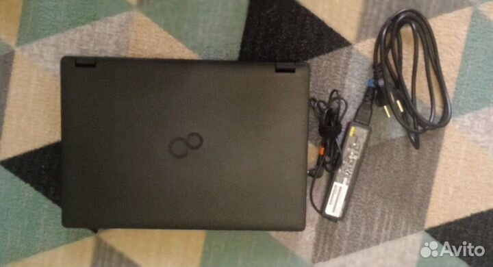 Fujitsu Lifebook E549 (на i5-8265u)