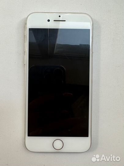 iPhone 8 64gb + чехлы