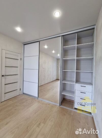 Шкаф в прихожую