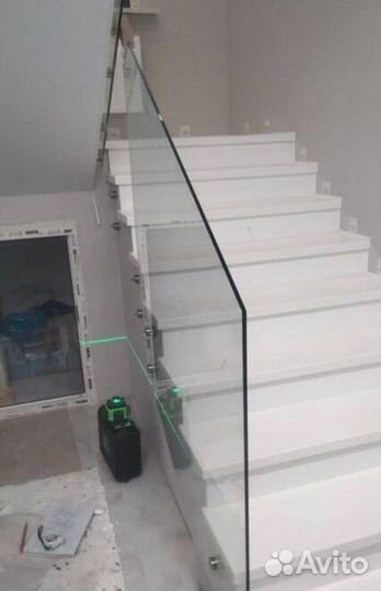 Ограждения из стекла для балконов и второго света