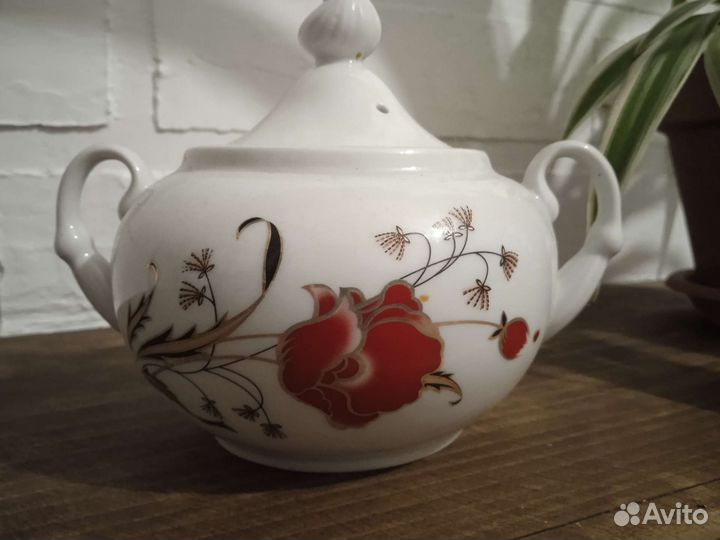 Сахарницы, чайник заварочный