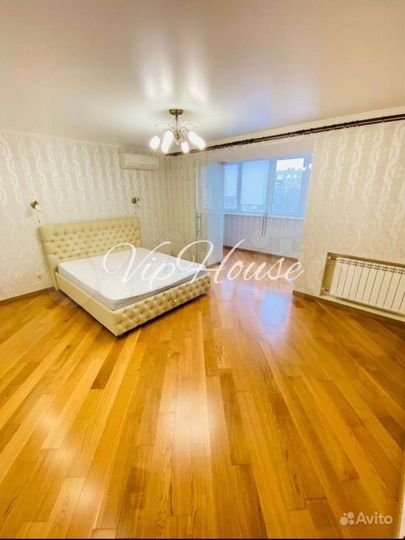 2-к. квартира, 100 м², 7/10 эт.