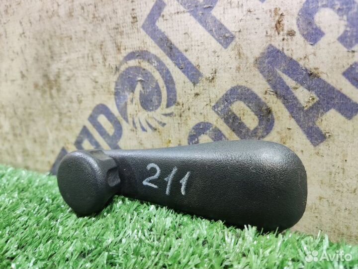 Ручка стеклоподъемника Toyota Avensis универсал