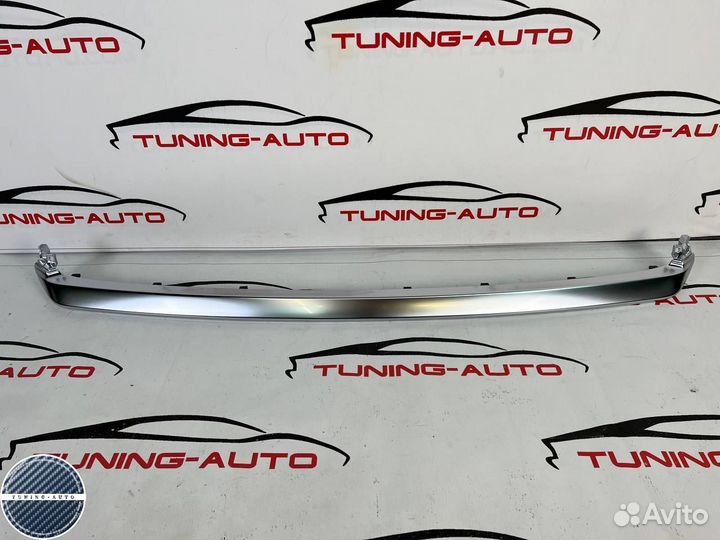 Нижний молдинг решётки радиатора RX35