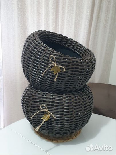 Кашпо из ротанга ручной работы