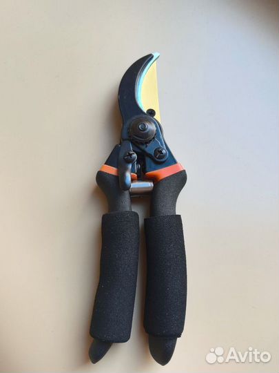 Секатор садовый