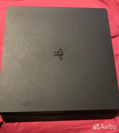 Продаю игровую приставку Sony PlayStation 4 Slim