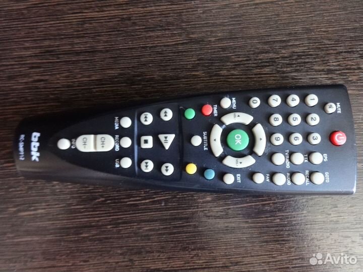 Цифровая тв приставка dvb t2 ввк SMP017HDT2