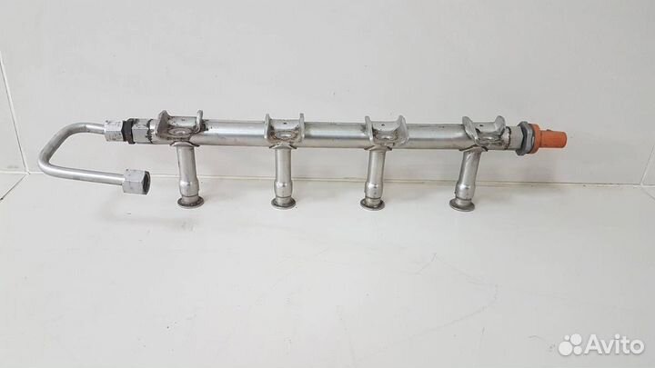 Рейка топливная рампа Skoda Yeti 2009