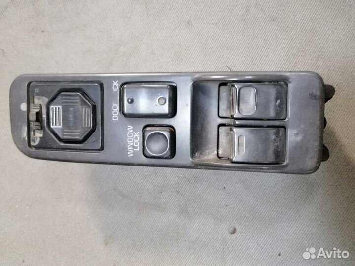 Блок управл.стекл.Toyota Lite Ace 1989 пер.прав