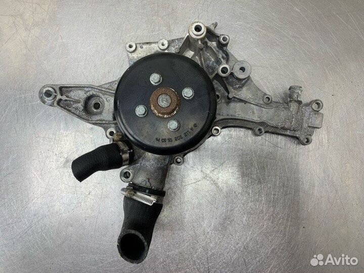 Помпа Mercedes C-Class W203 M112 2.6I 2003