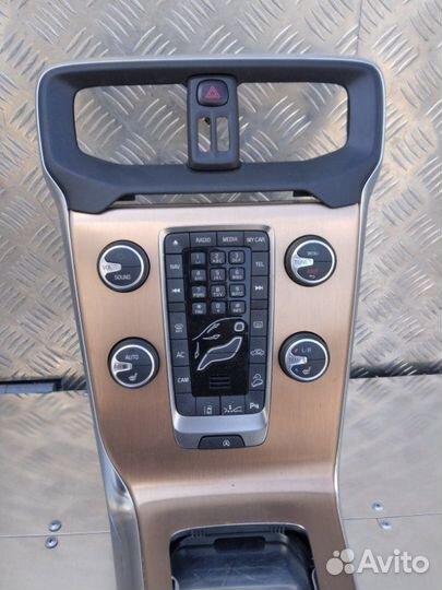 Центральная консоль Volvo V40Cc 2.0 B5204T