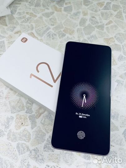 Продам телефон