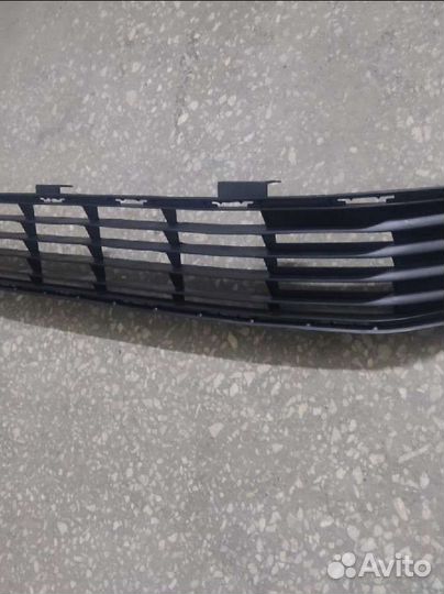 Решётка бампера Тойота Камри 50. 11-14 г.в