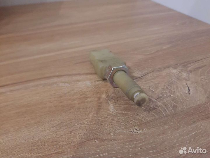 Датчик включения стоп сигнала Audi, лягушка