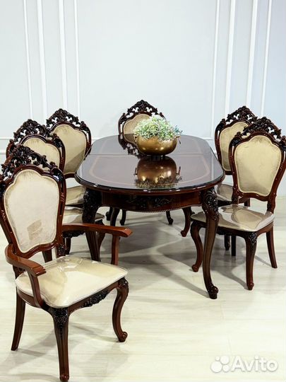 Кухонный стол и стулья