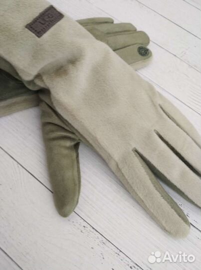 Перчатки женские новые. Чёрные и зелёные