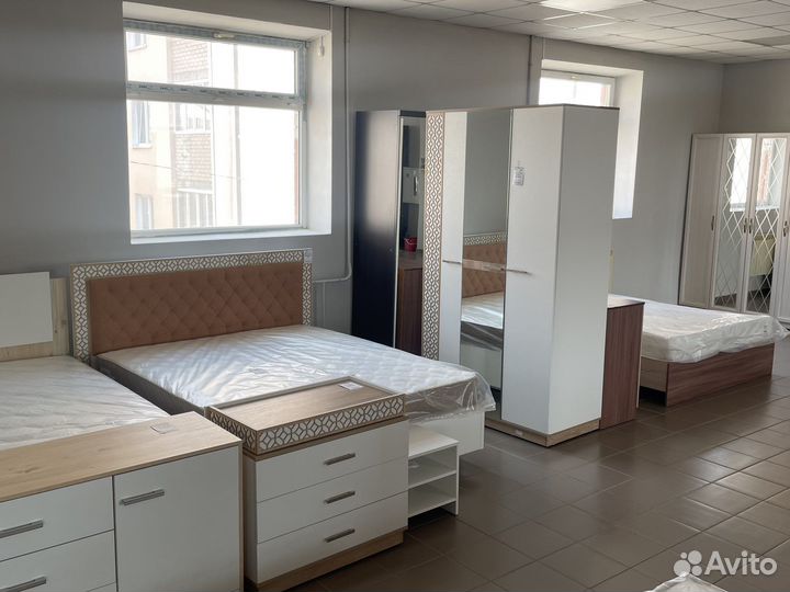 Спальный гарнитур